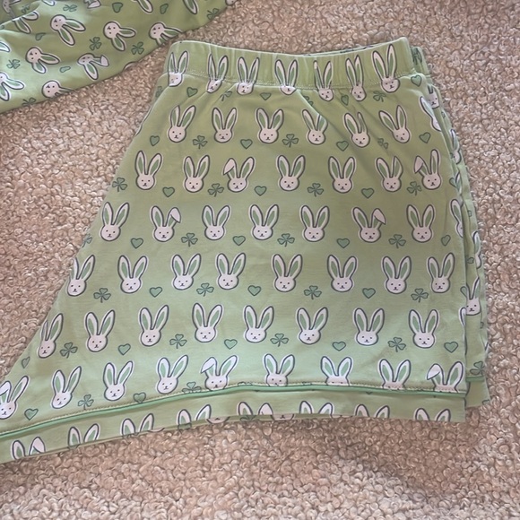 Roller Rabbit pjs - Picture 2 of 5